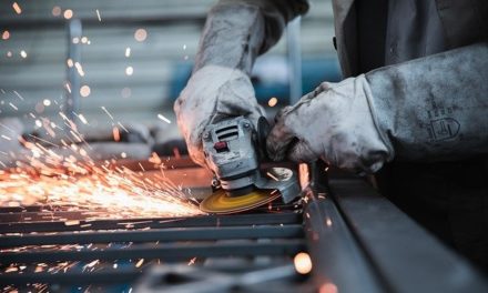 Industrie bleibt auf Erholungskurs