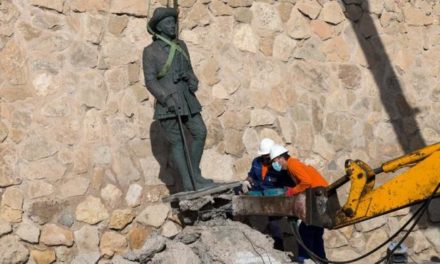 Letzte Franco-Statue aus der Öffentlichkeit entfernt