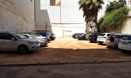 Ein weiterer öffentlicher Parkplatz in Denia