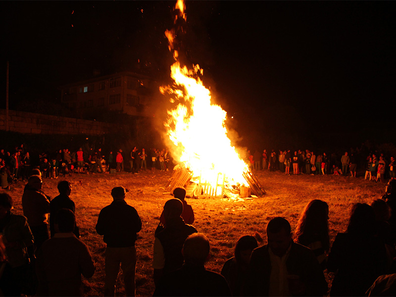Denia verbietet für immer Feuer an den Stränden zu machen