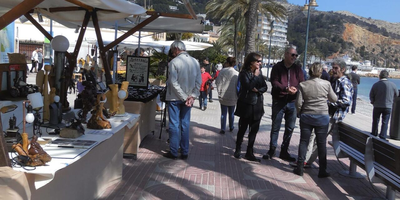 Weihnachtsmarkt im Hafen von Jávea
