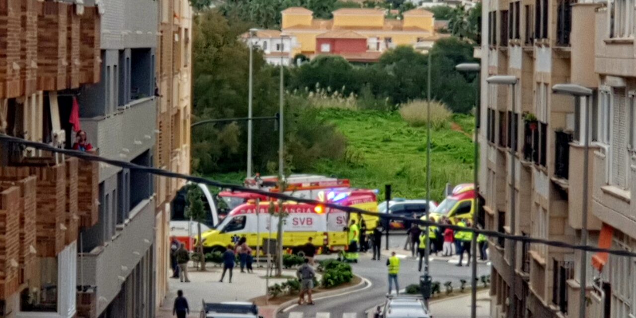 Simulation in Dénia: Teststraßenbahn überfährt ein Auto