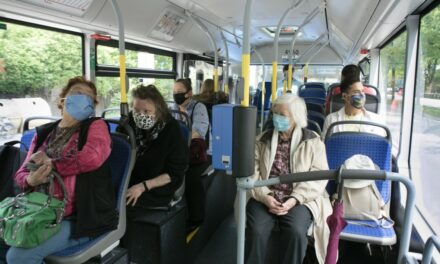 In Spanien fällt die Maskenpflicht in Flugzeug, Bus und Bahn