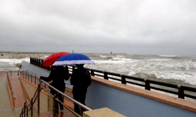 Warnung vor starken Regenfällen und das Meer könnte 30 Zentimeter steigen