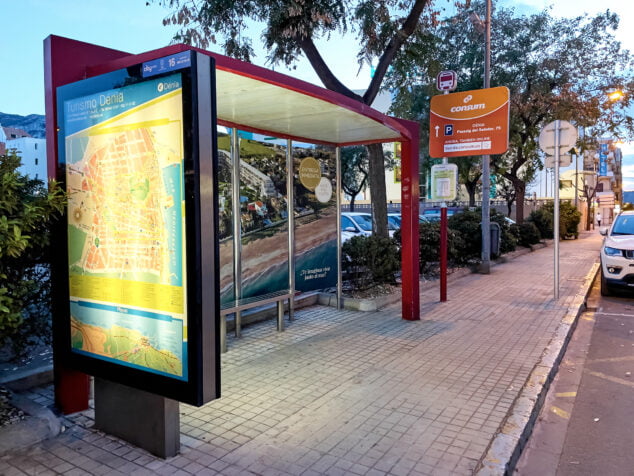 Die letzte Plenarsitzung der Legislative stärkt den öffentlichen Nahverkehr in Dénia mit 5 Buslinien