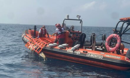 Ein Nautiklehrer findet eine Meile vor Les Rotes de Dénia eine schwimmende Leiche