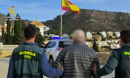 Der in ganz Europa gesuchte siebzigjährige Betrüger, der in Teulada untertauchte