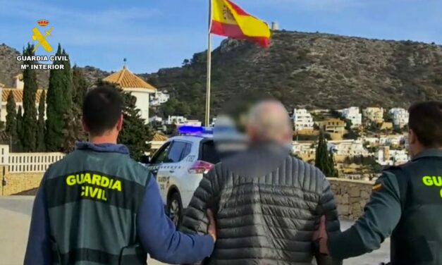 Der in ganz Europa gesuchte siebzigjährige Betrüger, der in Teulada untertauchte