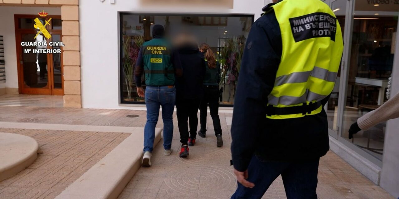 Ein kriminelles Bandennetzwerk stahl Autos und fälschte die Fahrgestellnummern, um sie in Dénia, Xàbia, Teulada und Benissa zu verkaufen