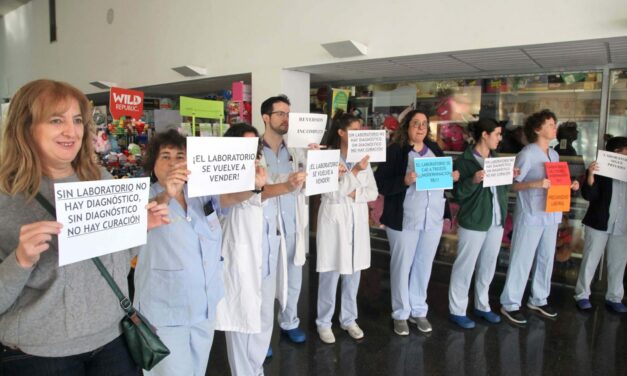 Das Labor des Hospital de Dénia, ohne Spezialisten und Geräte