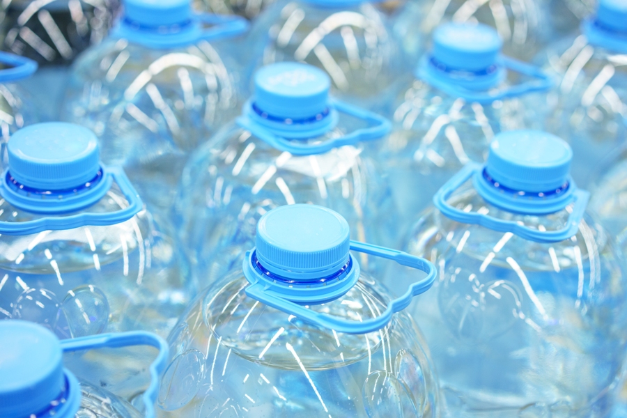 Bereitstellung von 100 000 Euro für Teulada und Benitatxell, um Wasser zu kaufen und es kostenlos an ihre Nachbarn zu verteilen