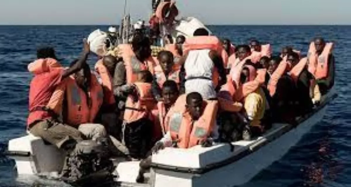 Zwei Boote mit 29 Migranten an Bord erreichen in die Marina Alta